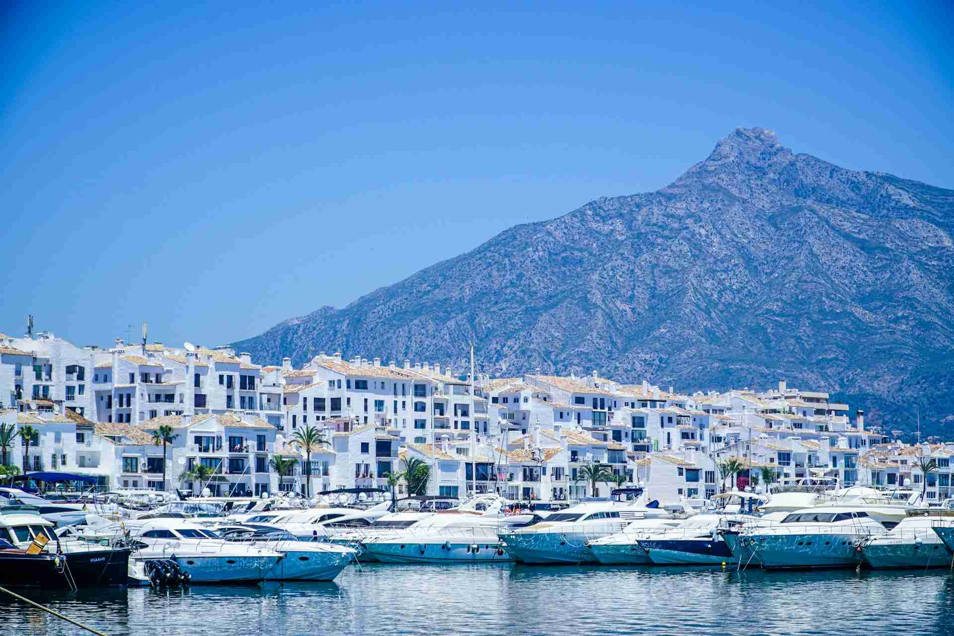 Buy-to-Let vs. Holiday Rentals: Which Investment Strategy Works Best | Vivi Real Estate